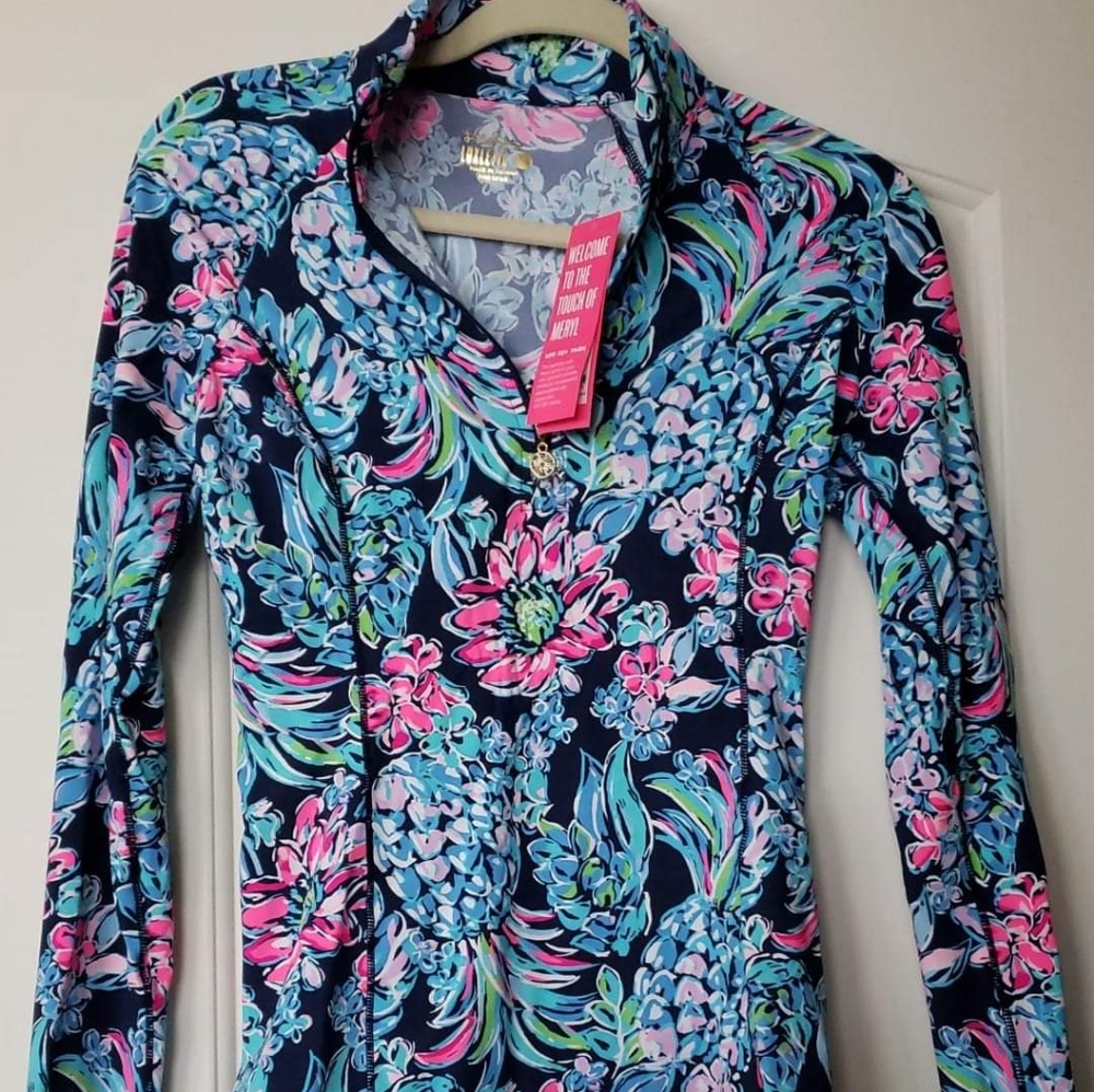 Lilly Pulitzer Justine pullover Pineapple Paradise high tide navy